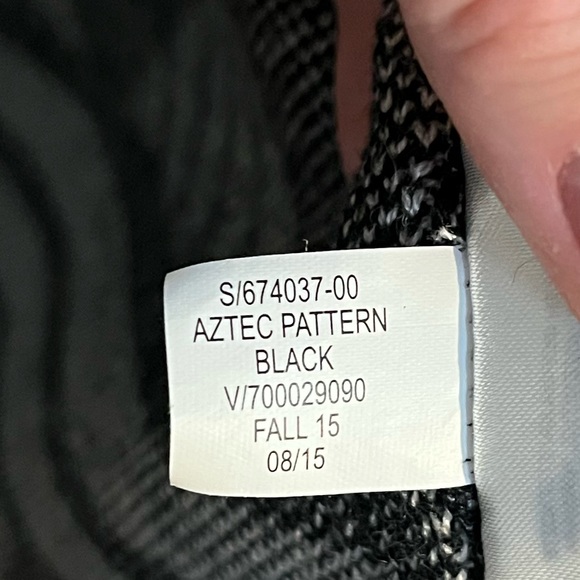 Banana Republic cardigan shawl, merino wool. - Picture 7 of 9